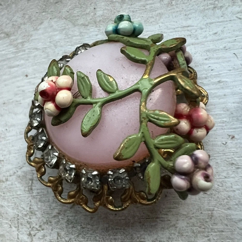 *Rare Find* 1940’s Vintage Flower clip-on earrings and matching cuff - Picture 6 of 13